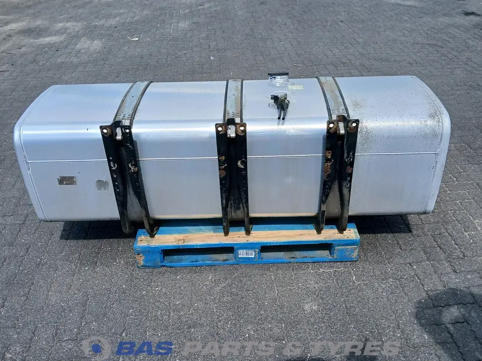 Réservoir carburant MAN 780 Liter 81122016776 Réservoir carburant MAN 780 Liter 81122016776