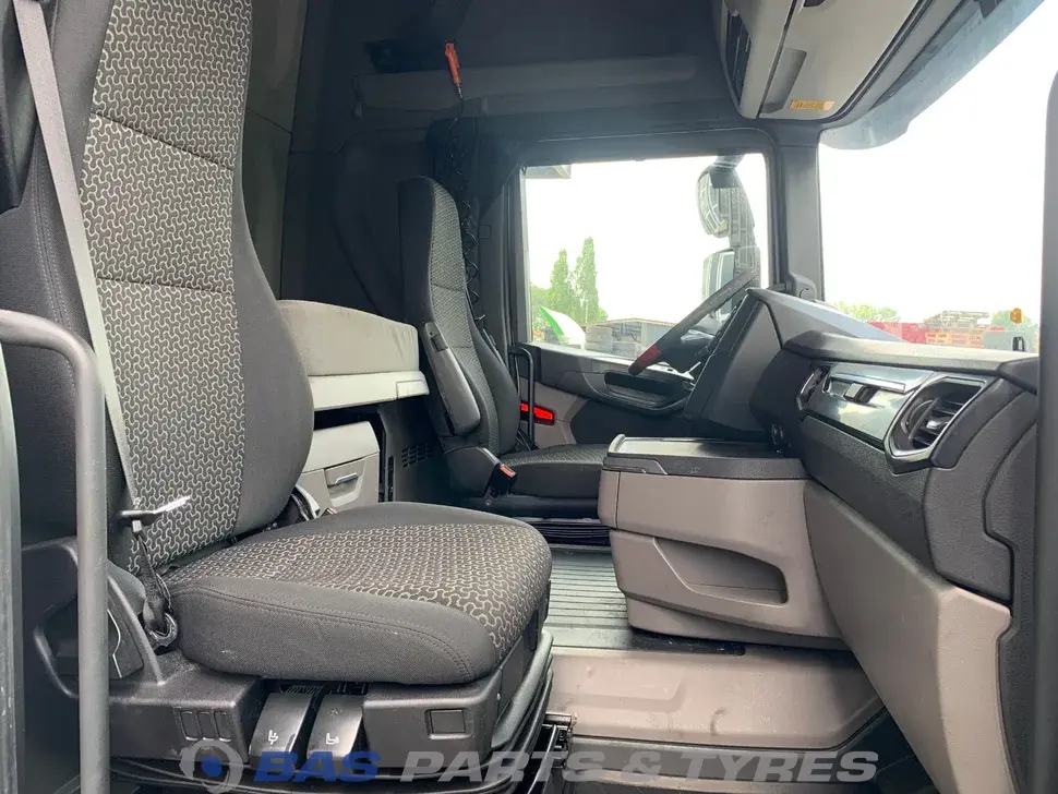 Scania R-Serie CR-20 Highline L3H3 2047000 Scania R-Serie CR-20 Highline L3H3 2047000