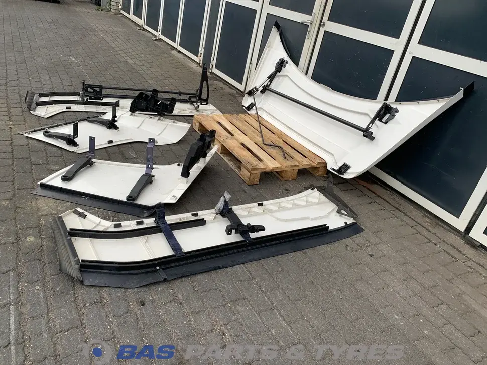 Kit de becquet Scania R-Serie CR-20 Highline L3H3 Kit de becquet Scania R-Serie CR-20 Highline L3H3