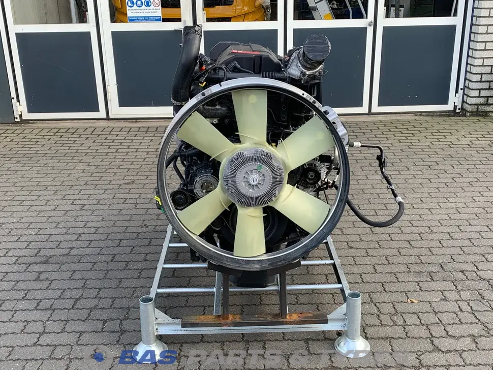Engine Renault DE13 520 K7 7421368560 Engine Renault DE13 520 K7 7421368560