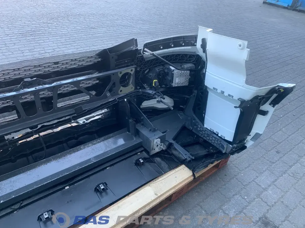 Parachoque DAF XG 2313584 Parachoque DAF XG 2313584