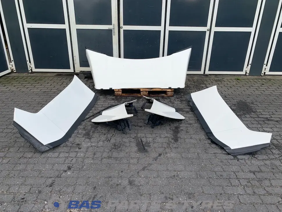 Kit aerodinamic 2390522 2390522 Kit aerodinamic 2390522 2390522