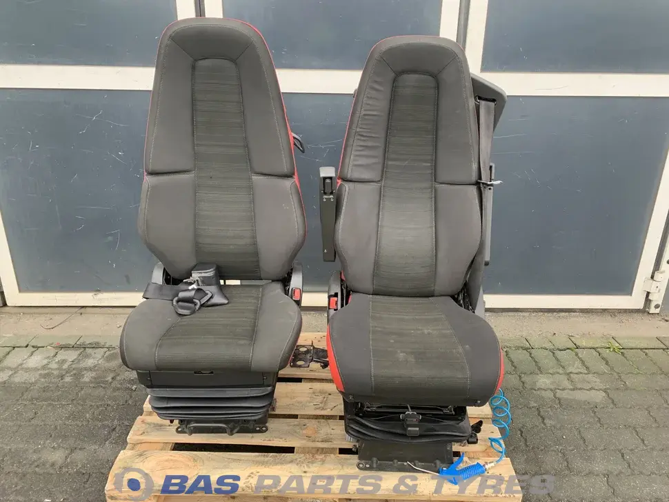 Stoelen set Volvo 84160057 Stoelen set Volvo 84160057