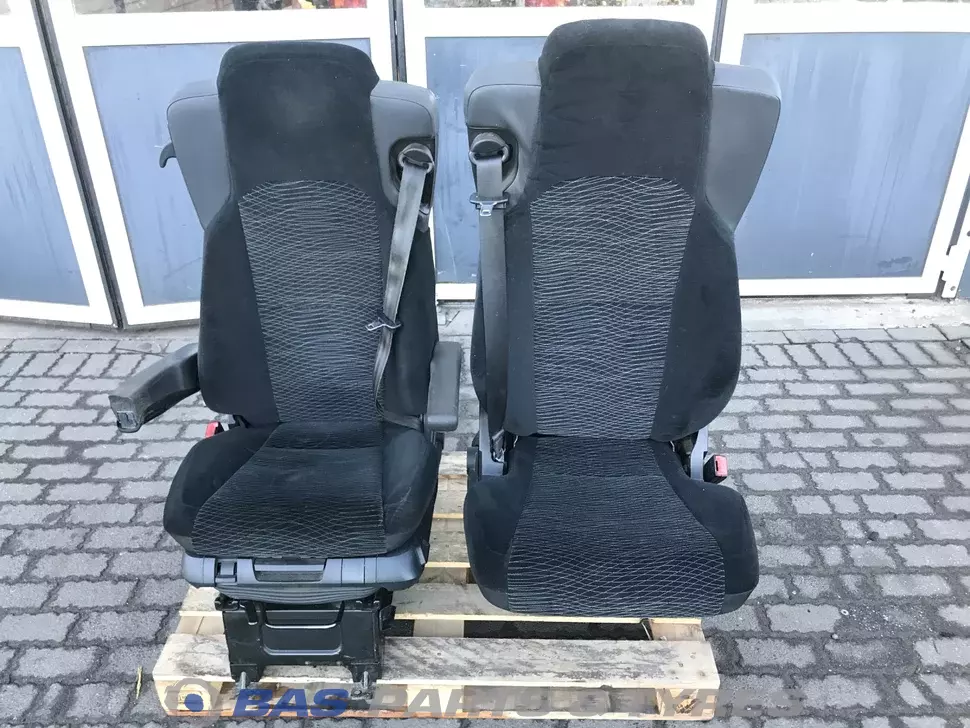 طقم مقاعد Mercedes A 960 910 37 03 طقم مقاعد Mercedes A 960 910 37 03