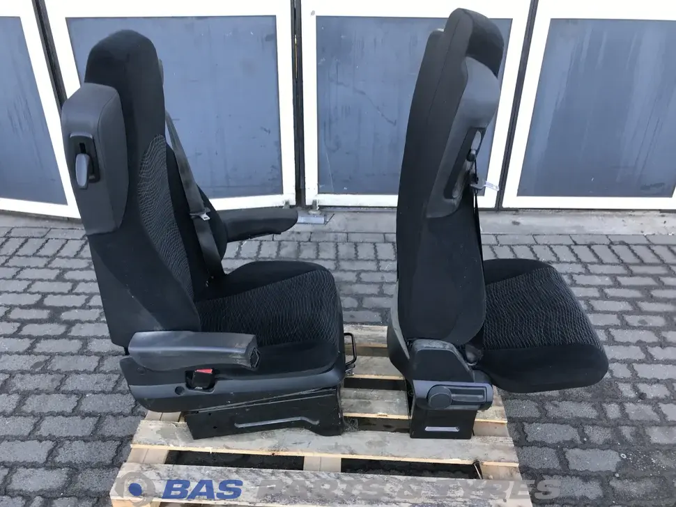 طقم مقاعد Mercedes A 960 910 37 03 طقم مقاعد Mercedes A 960 910 37 03