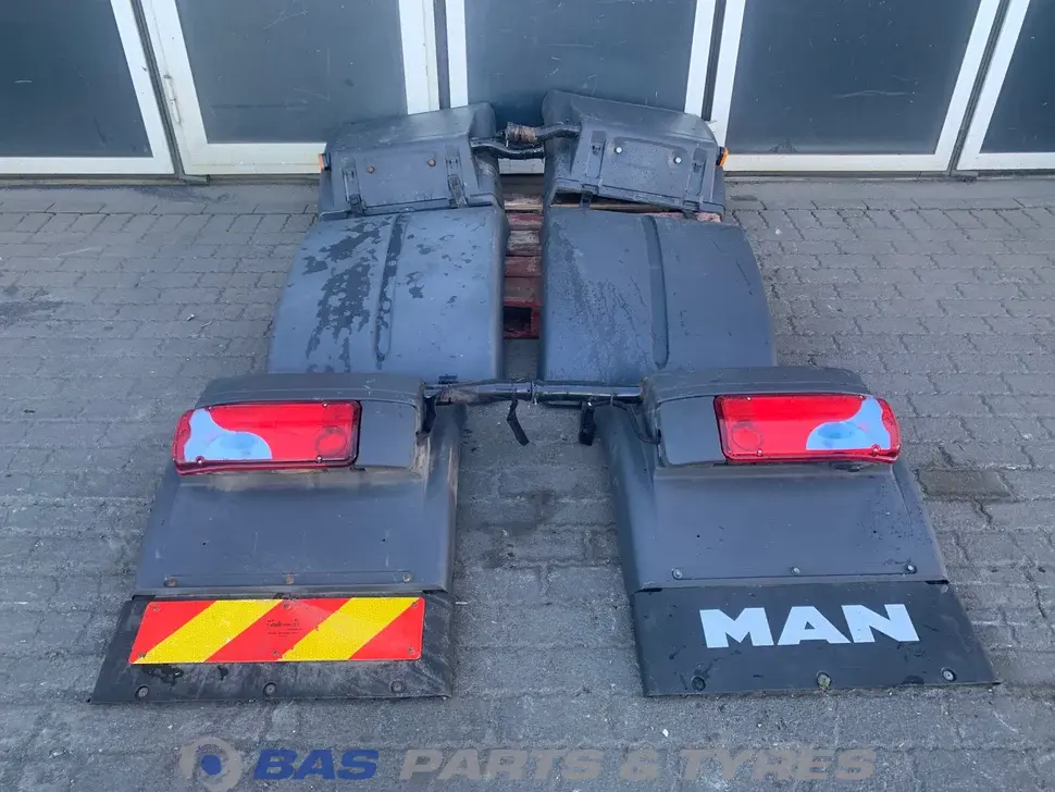 Kit di parafango MAN 81664106604 Kit di parafango MAN 81664106604